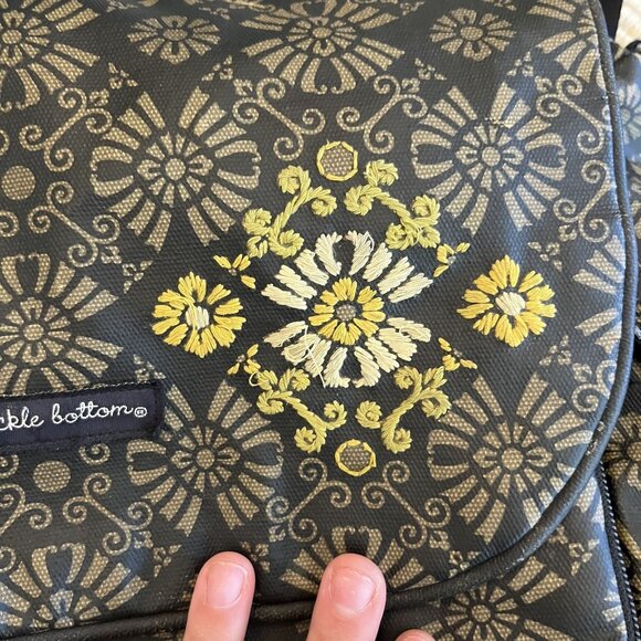 Petunia Pickle Bottom Brown Embroidered Backpack Crossbody Diaper Bag Baby - Picture 2 of 12